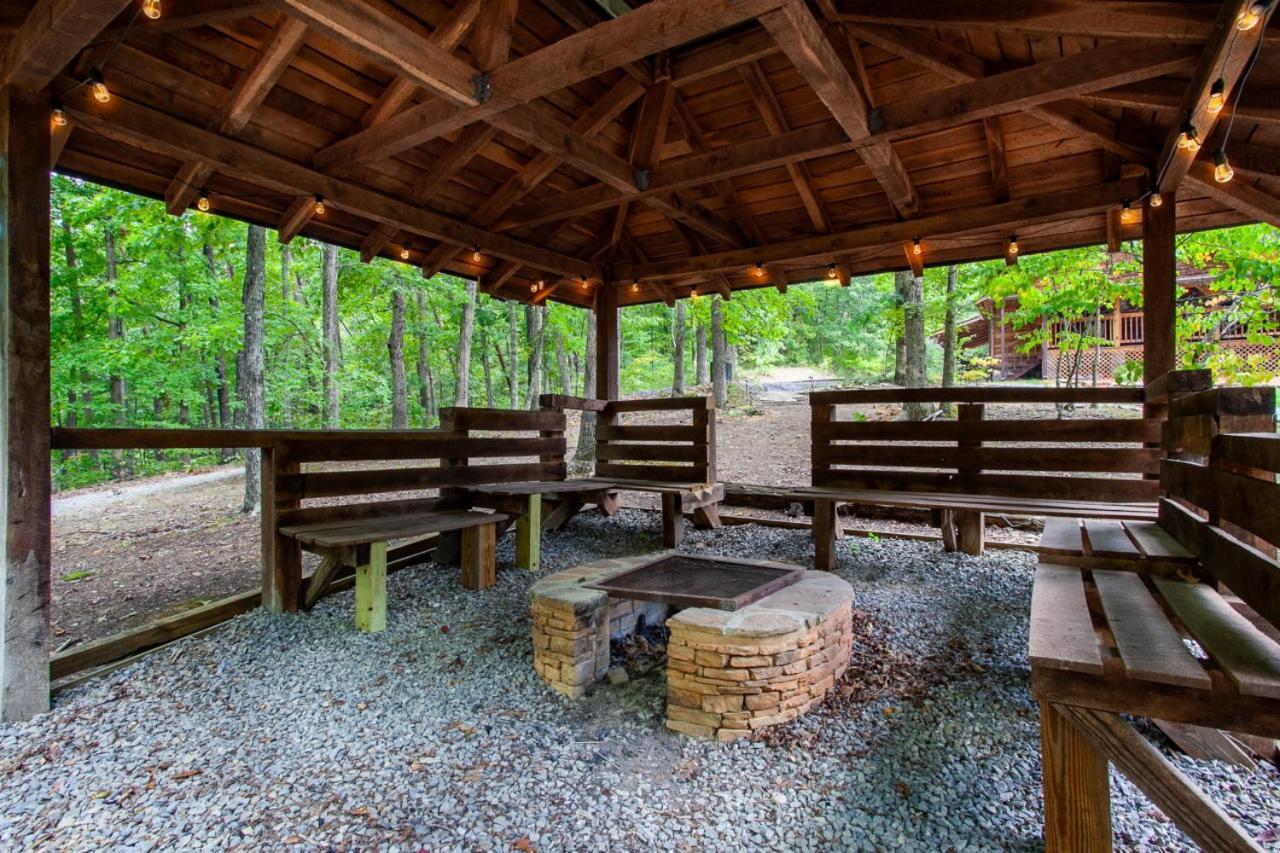Forest Home Hot Tub Fire Pit Pool Table Пиджен Фордж Екстериор снимка