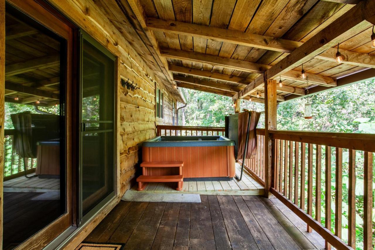 Forest Home Hot Tub Fire Pit Pool Table Пиджен Фордж Екстериор снимка