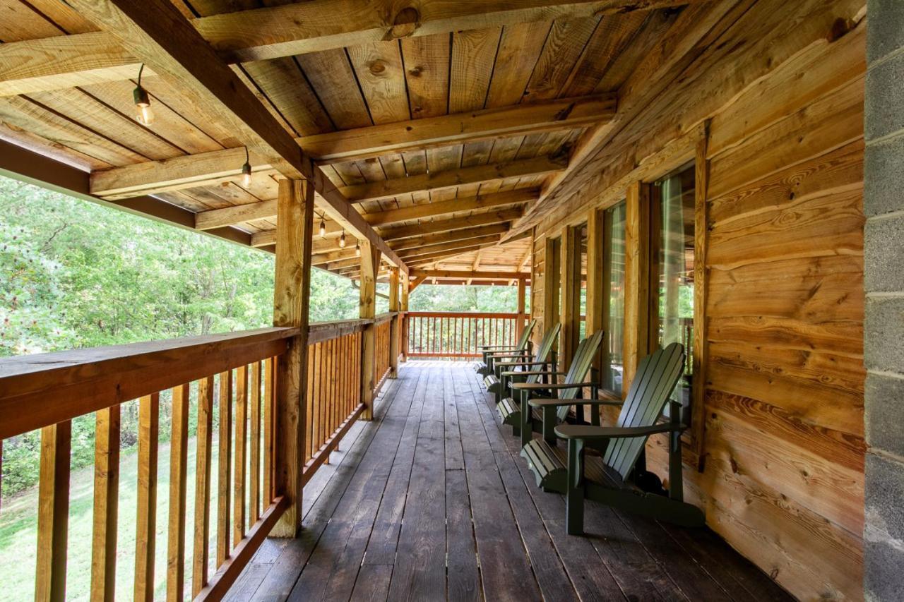 Forest Home Hot Tub Fire Pit Pool Table Пиджен Фордж Екстериор снимка