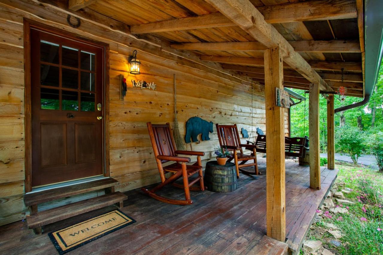 Forest Home Hot Tub Fire Pit Pool Table Пиджен Фордж Екстериор снимка
