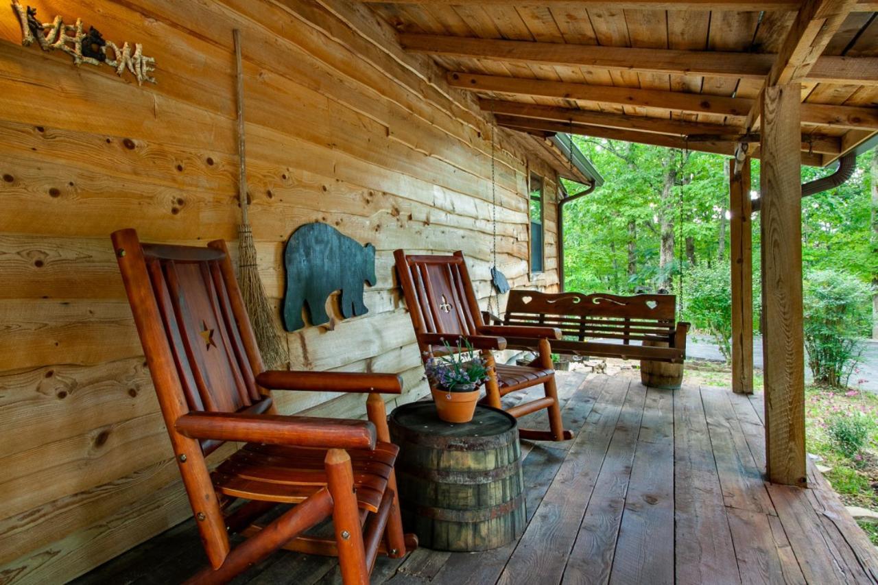 Forest Home Hot Tub Fire Pit Pool Table Пиджен Фордж Екстериор снимка
